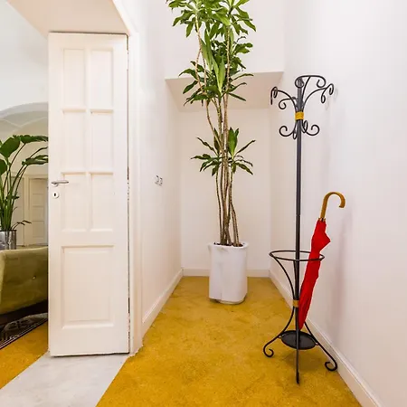 Apartment Kea Home, Entire House In The Heart Of